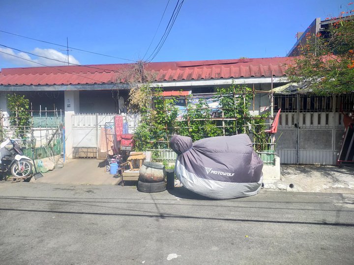 Duplex Bungalow House & Lot for rush sale in Moonwalk Las Pinas, Metro Manila