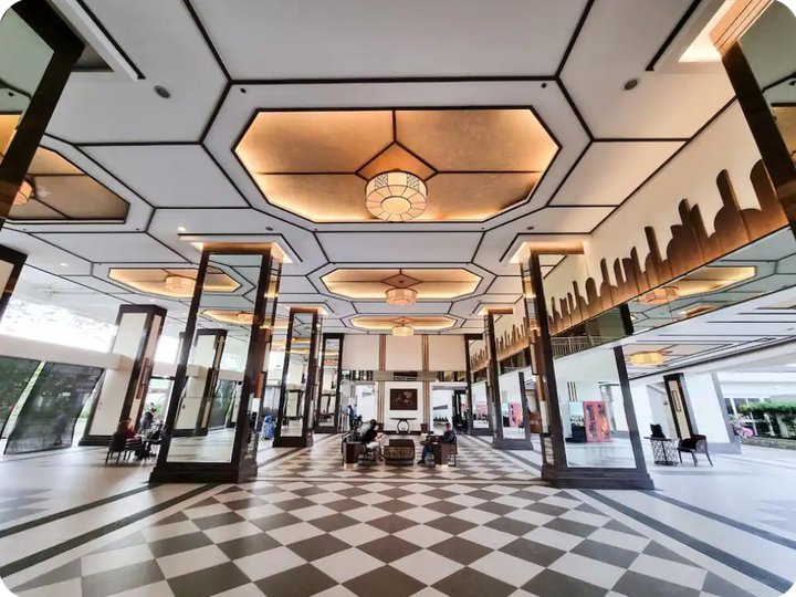 TORRE DE MANILA 2BR 55SQM BIG WITH BALCONY FACING LUNETA MANILA BAY & AMENITIES