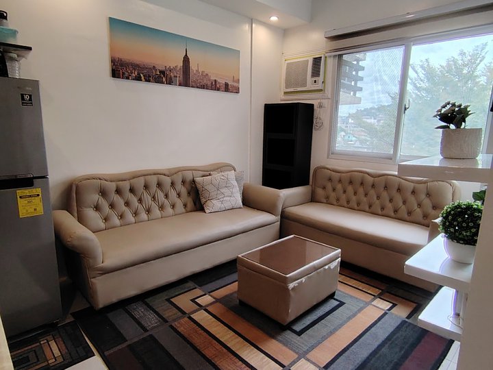 Condominium Fully Furnished 2BR 2 BT 1 Car Park