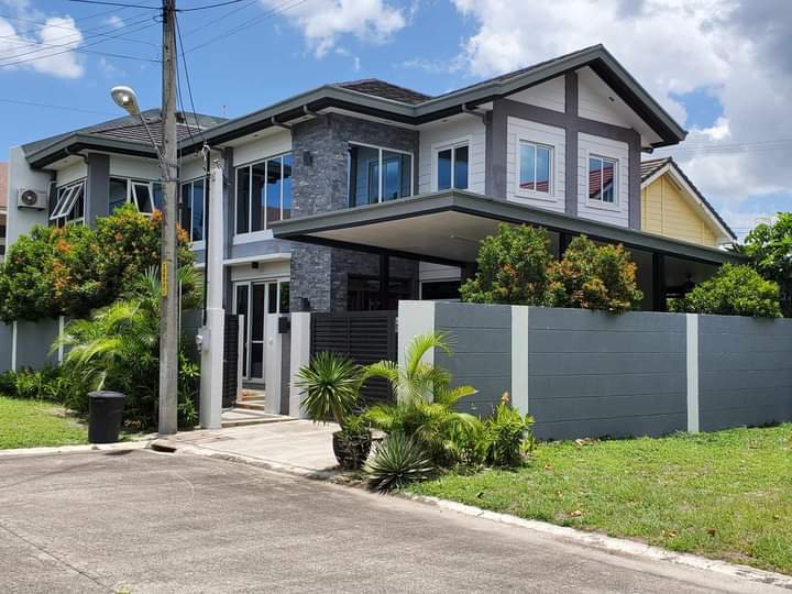 furnished 3-bedroom Elegant house for sale by owner in Pampanga