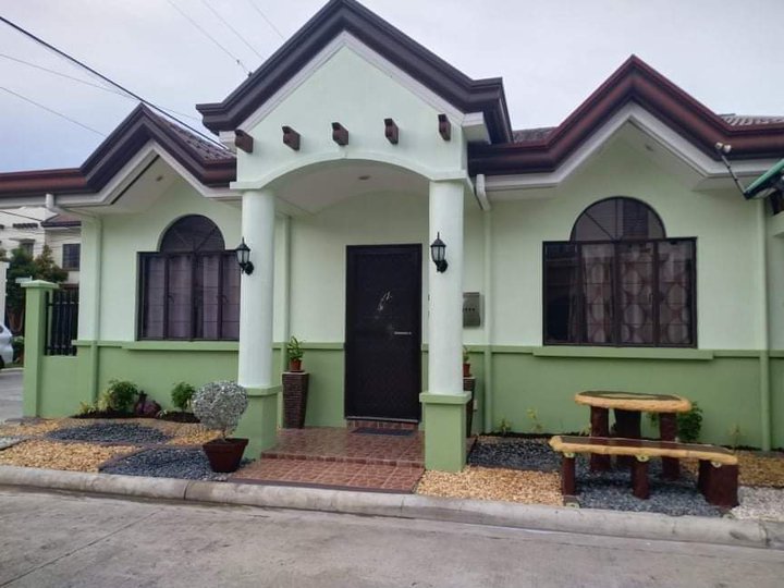 Single detached house and lot