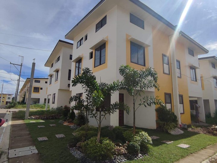 3-bedroom Duplex / Twin House For Sale in Binangonan Rizal