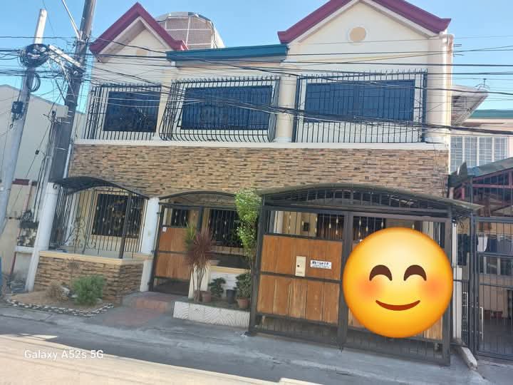 Pre-Owned 150.00 sqm 4-bedroom Apartment For Sale in Las Pinas