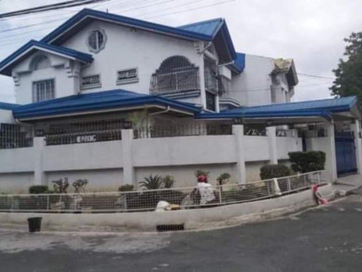 4-bedroom Single Detached House For Sale in Pasig