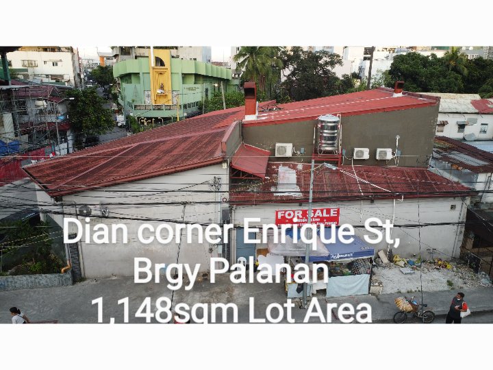 1,148sqm Corner lot lot with warehouse and residence