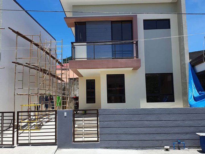 Single house for sale in las pinas City