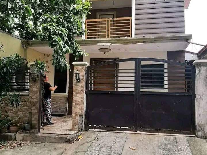 4-bedroom Single Detached House For Sale in moonwalk Las Pinas