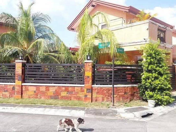 Pre-Owned Studio-like Single Detached House For Sale in Tanza Cavite