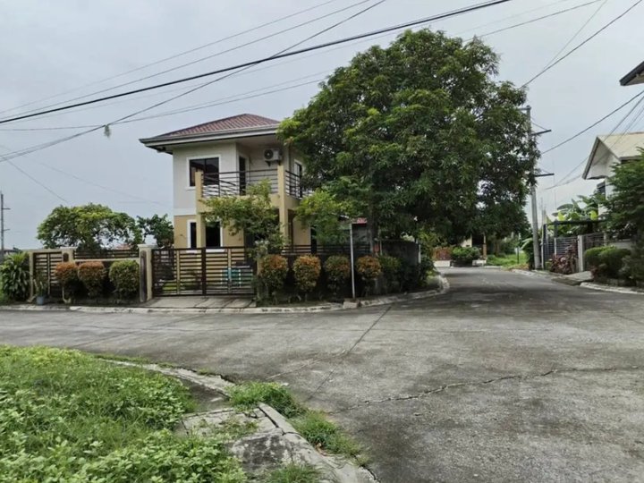 Pre-Owned 3 bedroom Single Detached House For Sale in Kawit Cavite