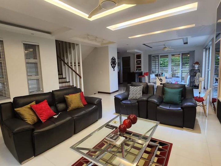 4-bedroom Single Detached House For Sale in Exclusive Subd in San Pedro Laguna