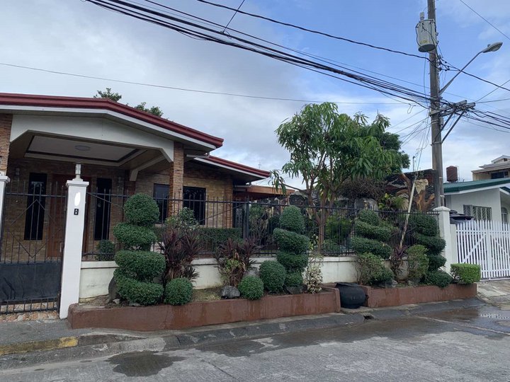 House and Lot in Pilar Village, Las Pinas