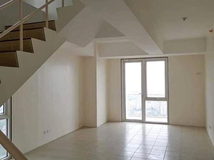 Pasig Condominium For Sale 3 Bedroom Near The Rockwell and Tiendesitas