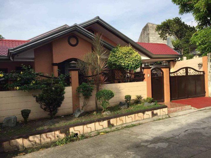 Las Pinas House and Lot for Sale