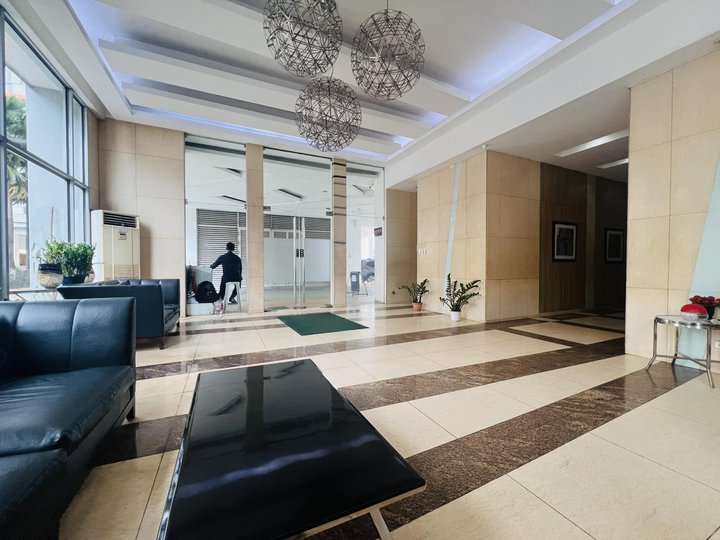 Pre-Owned 24.50 sqm Studio Residential Condo For Sale in Sunshine 100 Pioneer in Mandaluyong