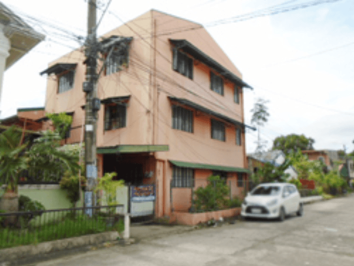Bank Foreclosed Big Single Attached House and Lot For Sale in Santa Rosa Laguna: Bank Financing