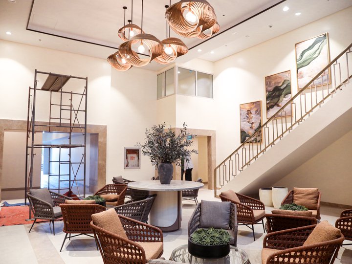 Luxurious 2-Bedroom Condominium Unit in Prime McKinley West, BGC