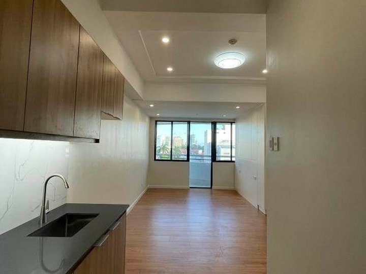 newly renovated fully furnished studio condo unit for rent