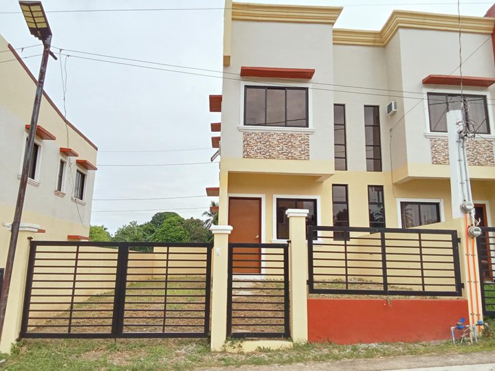 3-bedroom Townhouse For Sale in Calamba Laguna