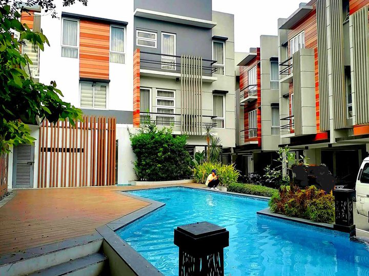 3- STOREY TOWNHOMES near Congressional Ave., Quezon City