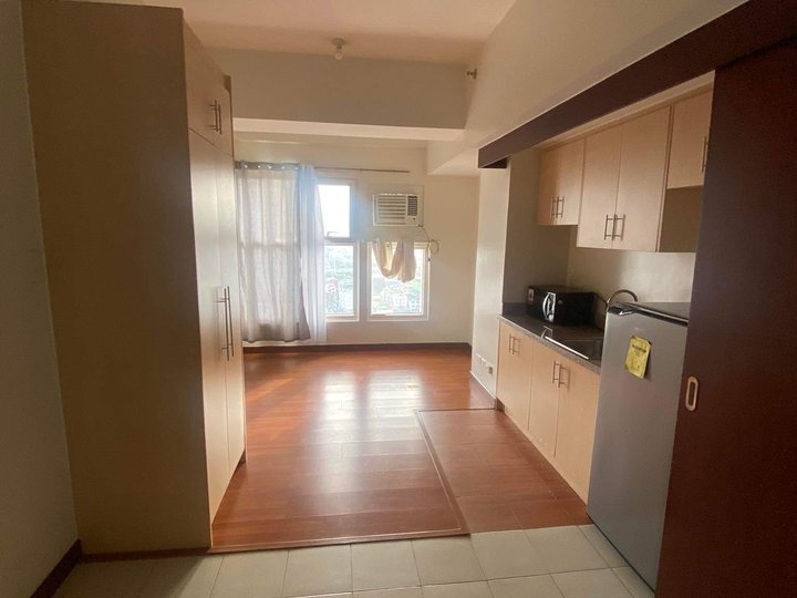 25.5 SQM STUDIO CONDO WITH PARKING  LOT FOR SALE IN MAKATI METRO MANILA PASEO DE ROCES,FEDERAL LAND