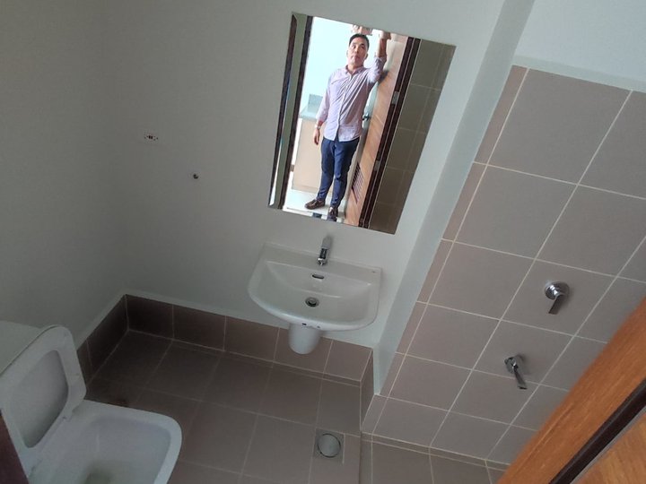 For sale condominium in pasay near De La Salle University