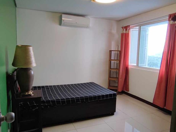 Negotiable Furnished 38.00 sqm 1-bedroom Residential Condo in Pasay BREEZE RESIDENCES NEAR MOA