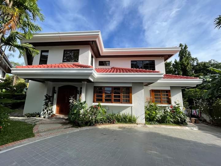 5-Bedroom House For Sale in Ayala Alabang Village