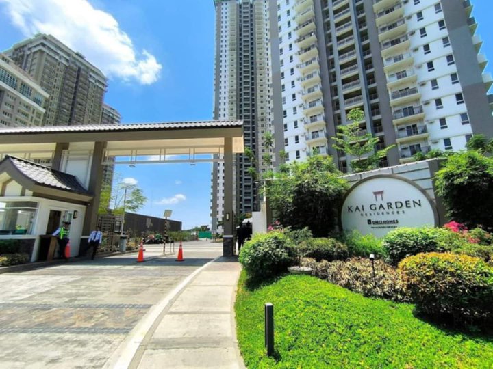 3BR furnished with parking condo in mandaluyong city near Makati ortigas Edsa boni