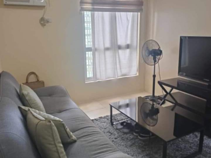 1 Bedroom near BGC Grand Hyatt Hotel , St. Lukes and Uptown Mall