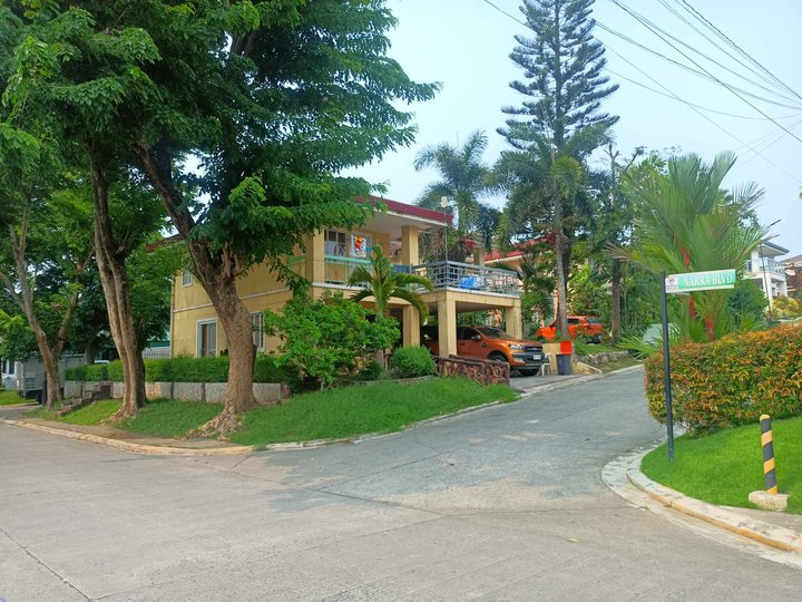 4-bedroom Single Detached House For Sale in Greenwoods Dasmarinas City