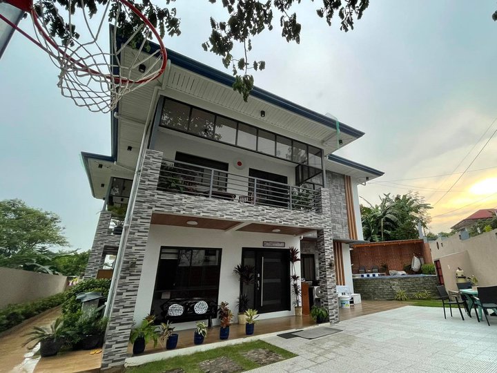 House and Lot For Sale at Greenview Executive Village Quezon City