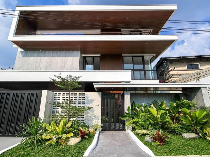 7BR Brand New House and Lot in Quezon City