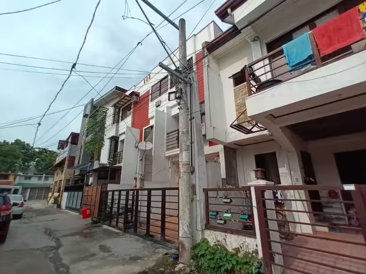 Foreclosed 3 BR Townhouse in Morning Sun Subdivision Taguig DISCOUNTED