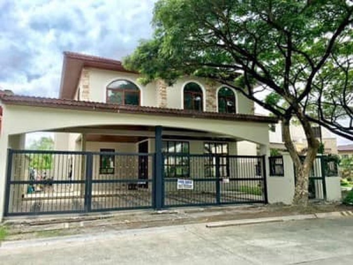 6-Bedroom House with own Pool for Sale in Portofino Heights Daang-Hari Las Pinas City