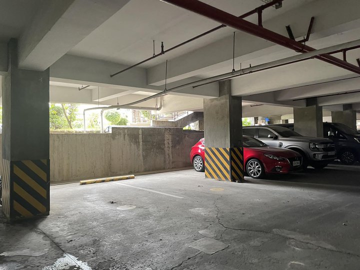 Parking Lot in Taguig City acacia estates