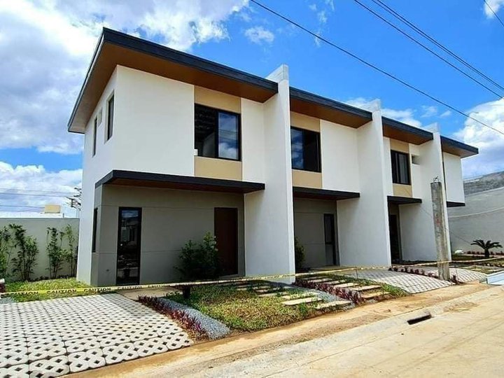 Pre-selling 2-bedroom Townhouse Inner/End For Sale in Capas Tarlac