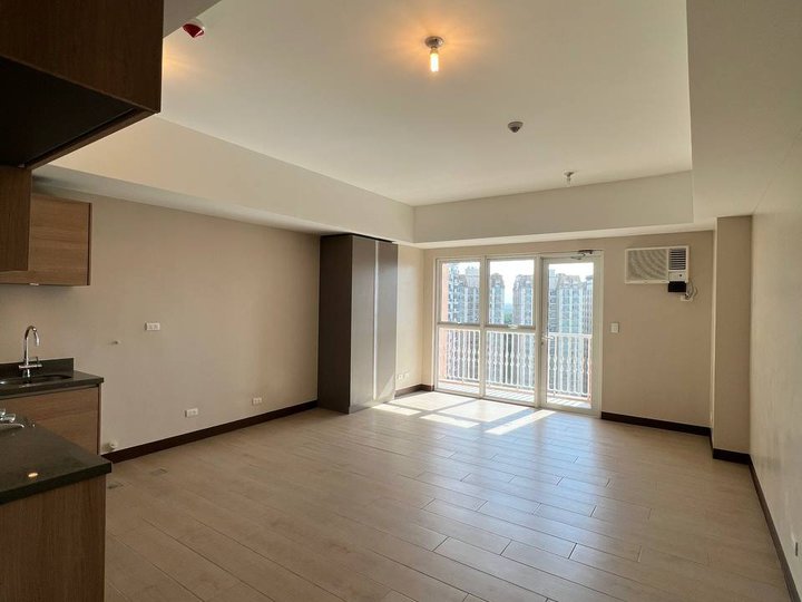 Rent to own Studio Condo for sale in St. Mark McKinley Hill connected to Venice Mall