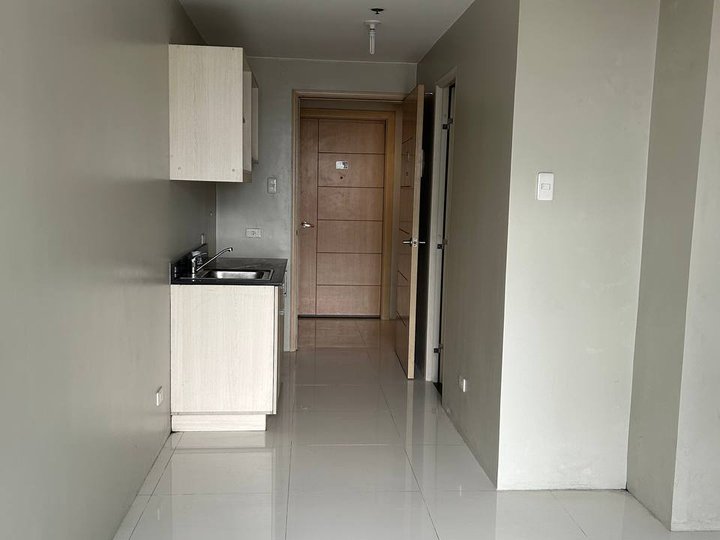 Condo For Sale RFO near DLSU and CSB