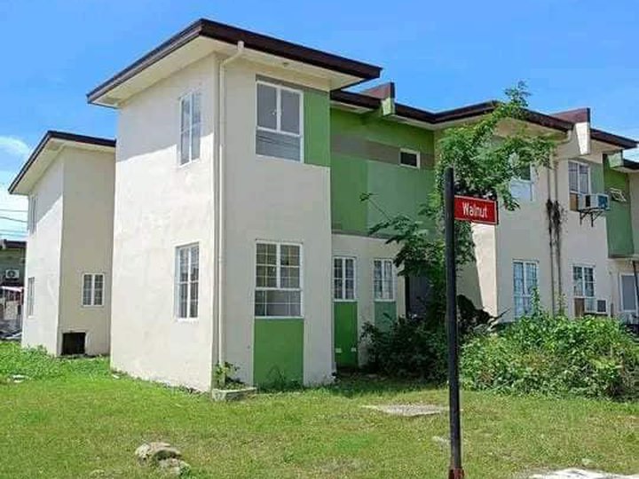 PORTIA TOWNHOUSE PAGIBIG BANK  3brd, 2tnb WITH CARPORT in Tanza Cavite