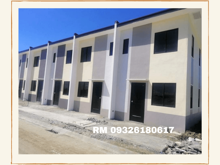 Townhomes  2 storey  in Tanza  Cavite