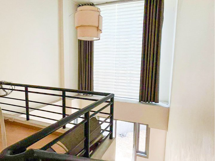 2BR W/ garden condo in BGC w/ free parking