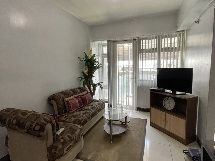 1 BEDROOM FULLY-FURNISHED W/ PARKING AT PARKSIDE VILLAS, PASAY CITY