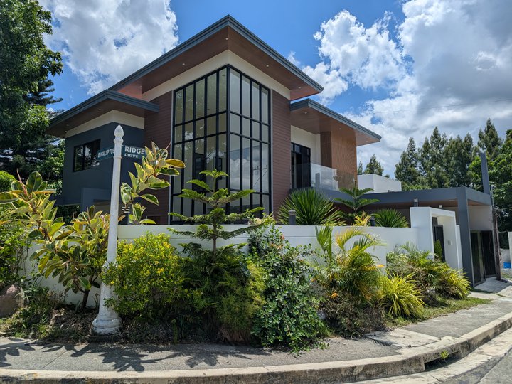 RFO 4-bedroom Single Detached House in RidgeWood Heights For Sale in Tagaytay Cavite