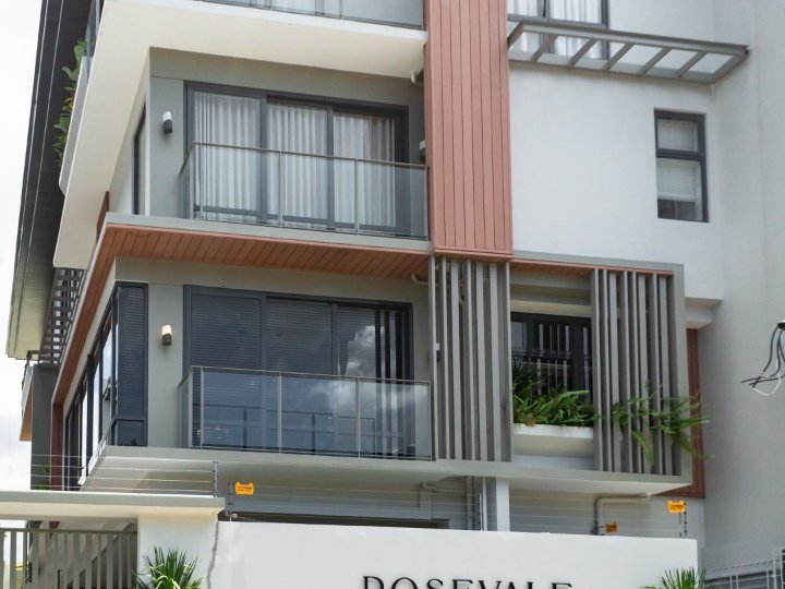 Townhouse For Sale in Rosevale Estates, Paco Manila