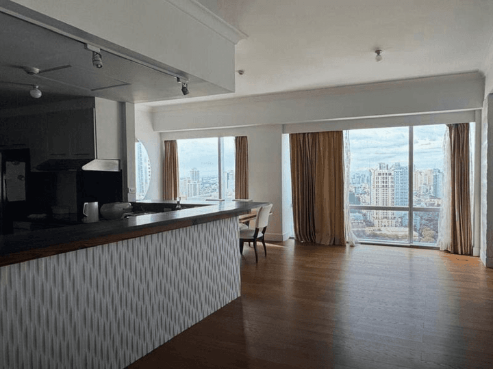 Raffles Residences 3 Spacious Unit Condo For Sale in Makati