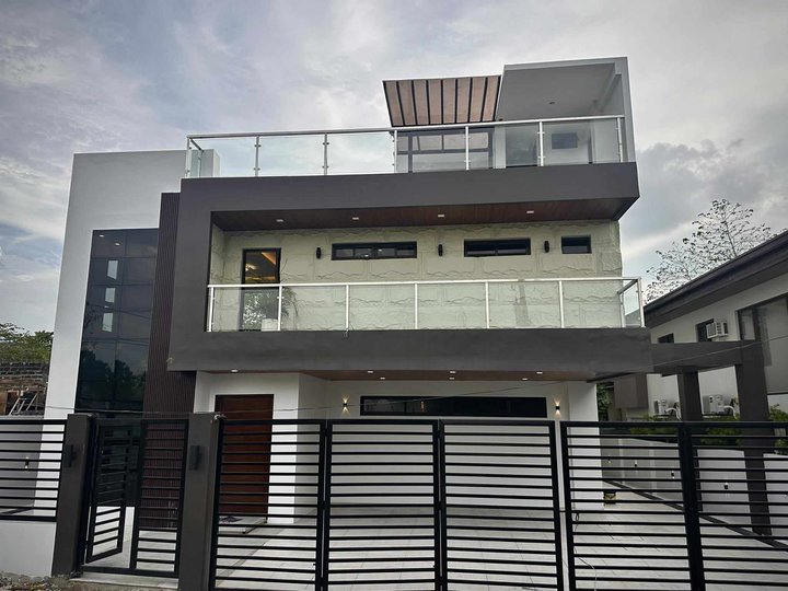 Modern Contemporary Tropical 4-BR House & Lot in Consolacion, Cebu