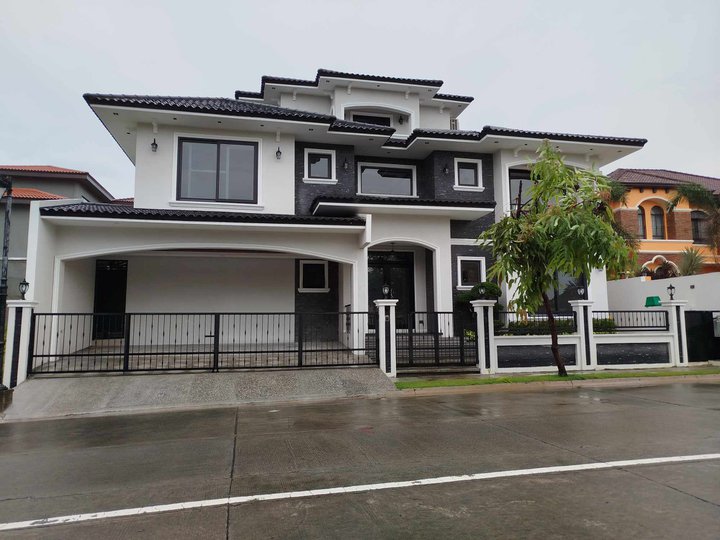 Luxurious Brandnew 5BR House with Swimming Pool For Sale in Portofino South Las Pinas Metro Manila