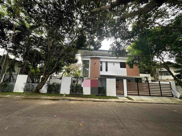 Brandnew 5-bedroom House For Sale in Ayala Alabang Muntinlupa