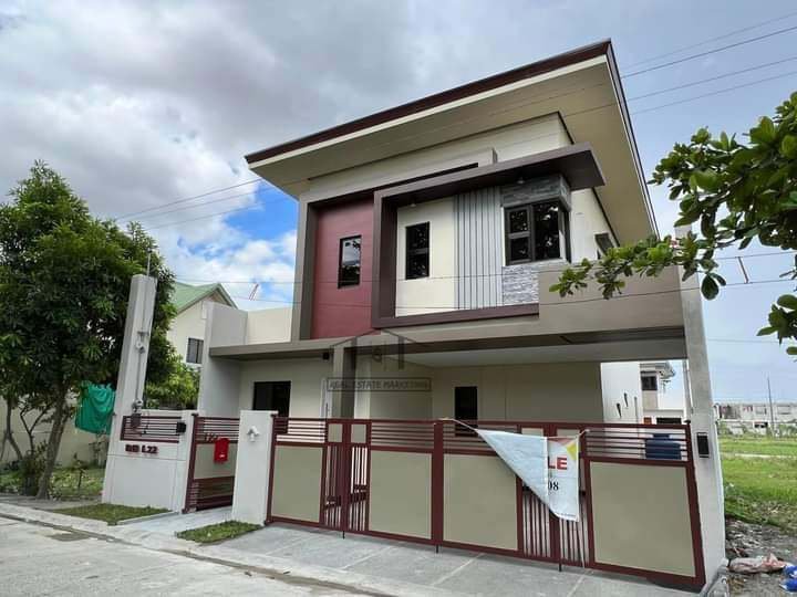 4-bedroom Single Detached House For Sale in Imus Cavite