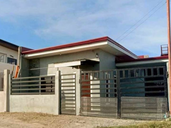 3-bedrooms Semi-furnished Bungalow House & Lot in Bankal, Lapulapu City